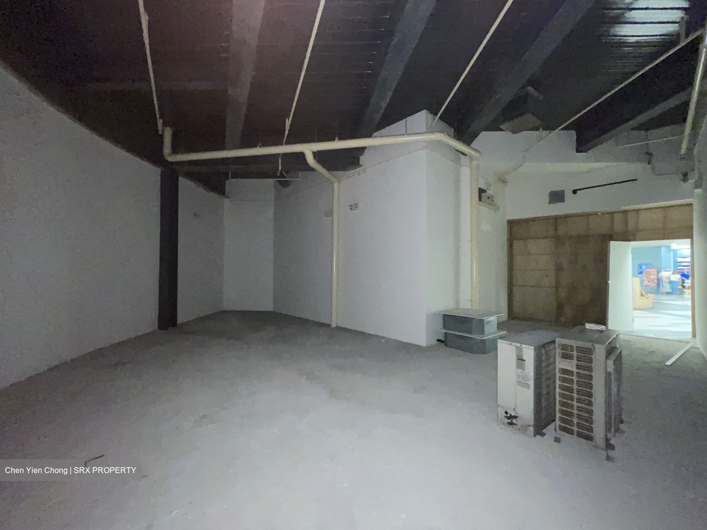 Northshore Drive (D19), Retail #609606251